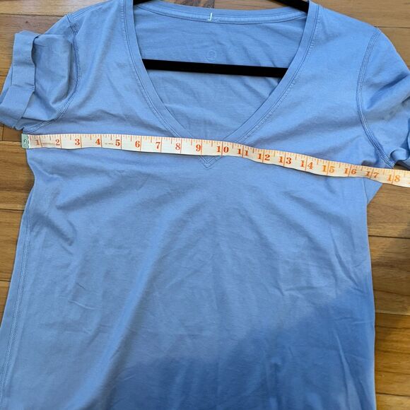 Women Lululemon Love Tee II Short Sleeve Relaxed Fit Hip Length in Peri Purple - Picture 4 of 7